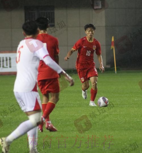 呼和浩特U-16四国赛 | 梁仕宇万项破门 中国2比2战平越南